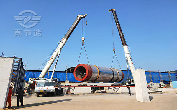 藥渣烘干機吊裝現(xiàn)場